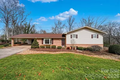 550 32nd Avenue Drive NW, Hickory, NC 28601 - Photo 2