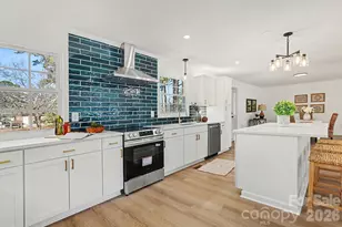 605 Forrest Rd, Warsaw, NC 28398 - Photo 2