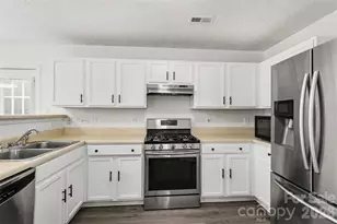 4407 Devonhill Ln, Charlotte, NC 28269 - Photo 10