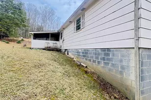 225 Davis Rd, Crumpler, NC 28617 - Photo 6