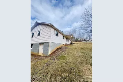 225 Davis Road, Crumpler, NC 28617 - Photo 4