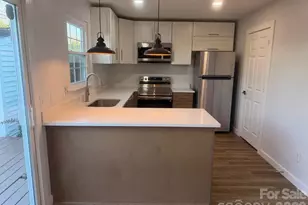 7539 Holly Grove Ct, Charlotte, NC 28227 - Photo 4