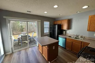 16875 Greenlawn Hills Ct, Charlotte, NC 28213 - Photo 10