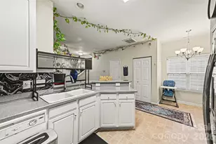 5767 Bent Creek Cir, Charlotte, NC 28227 - Photo 10