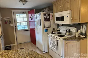 190 Benfield Rd, Crossnore, NC 28657 - Photo 6