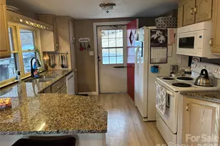 190 Benfield Rd, Crossnore, NC 28616 - Photo 6