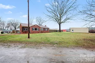 1008 Edgewood Rd, Bessemer City, NC 28016 - Photo 4