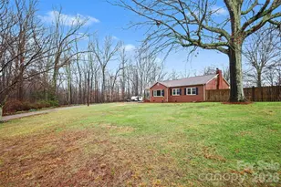 1008 Edgewood Rd, Bessemer City, NC 28016 - Photo 2