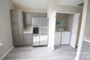 8616 Robinson Forest Dr, Charlotte, NC 28277 - Photo 6