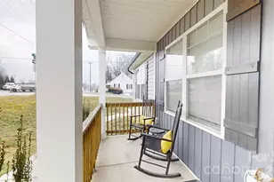 620 13th St SW, Hickory, NC 28602 - Photo 2