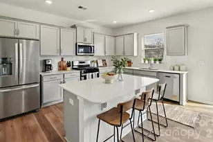 11511 Cardinal Crk Ave, Charlotte, NC 28215 - Photo 6