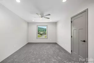 100 Red Twig Ln, Burnsville, NC 28714 - Photo 18