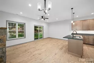 100 Red Twig Ln, Burnsville, NC 28714 - Photo 16