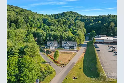 100 Red Twig Lane #Unit 102, Burnsville, NC 28704 - Photo 32