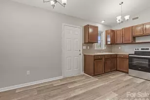 6111 Dovetail Ct, Charlotte, NC 28227 - Photo 12