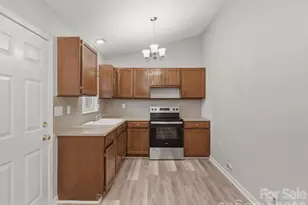 6111 Dovetail Ct, Charlotte, NC 28227 - Photo 10