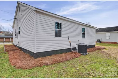 411 N Mulberry Street, Cherryville, NC 28021 - Photo 22