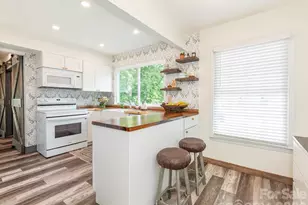 8340 Meadow Lakes Dr, Charlotte, NC 28210 - Photo 10