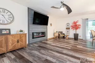 8340 Meadow Lakes Dr, Charlotte, NC 28210 - Photo 2