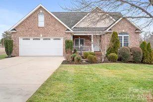 129 Postell Dr, Statesville, NC 28625 - Photo 1