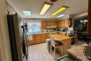 308 Riverwind Dr, Hendersonville, NC 28739 - Photo 6