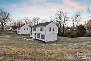 6713 Somersworth Dr, Charlotte, NC 28215 - Photo 4