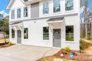 452 Dawn Cir, Charlotte, NC 28213 - Photo 2