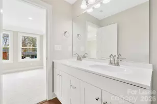 452 Dawn Cir, Charlotte, NC 28213 - Photo 16