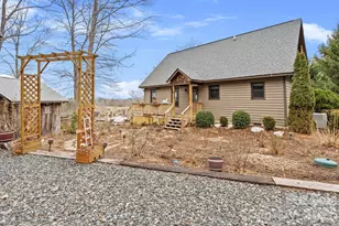 560 Falcon Ridge Dr, West Jefferson, NC 28694 - Photo 8