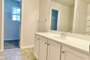 320 Peachtree Rd, Charlotte, NC 28216 - Photo 16