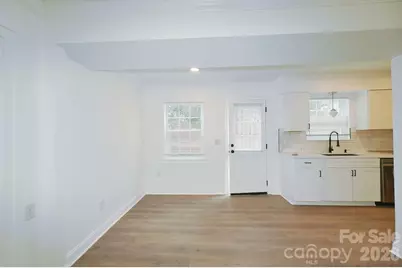 8805 Hunter Ridge Drive, Charlotte, NC 28226 - Photo 6