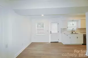 8805 Hunter Ridge Dr, Charlotte, NC 28226 - Photo 6