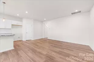 3045 Hutton Gdns Ln, Charlotte, NC 28269 - Photo 4