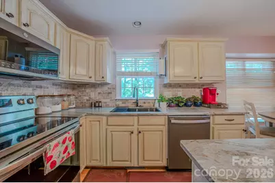 303 Theron Court, Candler, NC 28715 - Photo 12