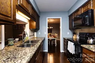3929 Colony Crossing Dr, Charlotte, NC 28226 - Photo 6