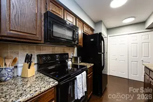 3929 Colony Crossing Dr, Charlotte, NC 28226 - Photo 8