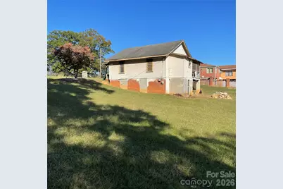 339 29th Avenue Drive NW, Hickory, NC 28601 - Photo 1