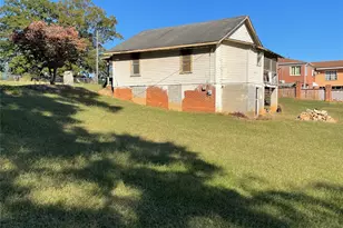 339 29th Ave Dr NW, Hickory, NC 28601 - Photo 1