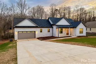 1322 Kensington Cir, Newton, NC 28658 - Photo 2