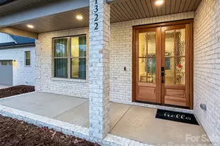 1322 Kensington Cir, Newton, NC 28658 - Photo 4