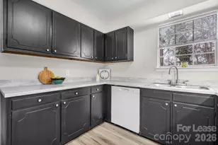 802 British Woods Dr, Lenoir, NC 28645 - Photo 4