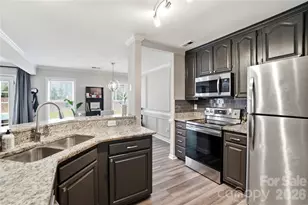 8729 Fox Chase Ln, Charlotte, NC 28269 - Photo 10