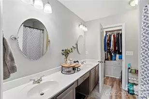 8729 Fox Chase Ln, Charlotte, NC 28269 - Photo 14