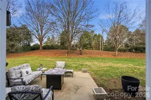 8729 Fox Chase Ln, Charlotte, NC 28269 - Photo 22