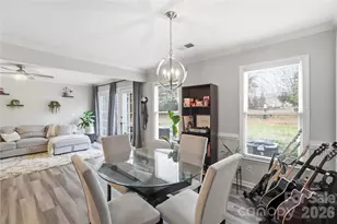 8729 Fox Chase Ln, Charlotte, NC 28269 - Photo 8