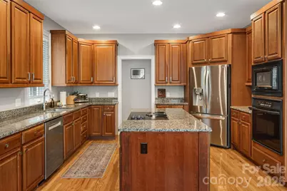 405 Mistletoe Trail, Hendersonville, NC 28791 - Photo 8