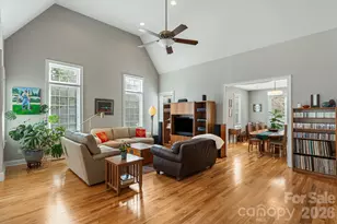 405 Mistletoe Trail, Hendersonville, NC 28791 - Photo 8