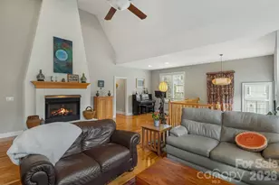 405 Mistletoe Trail, Hendersonville, NC 28791 - Photo 14