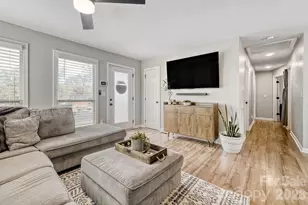 3701 Lynette Ct, Charlotte, NC 28217 - Photo 4