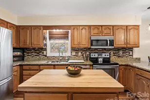 26 Morrow Dr, Fairview, NC 28730 - Photo 16